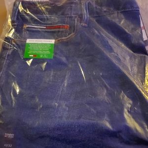 Brand new men's Tommy Jeans size 42x32